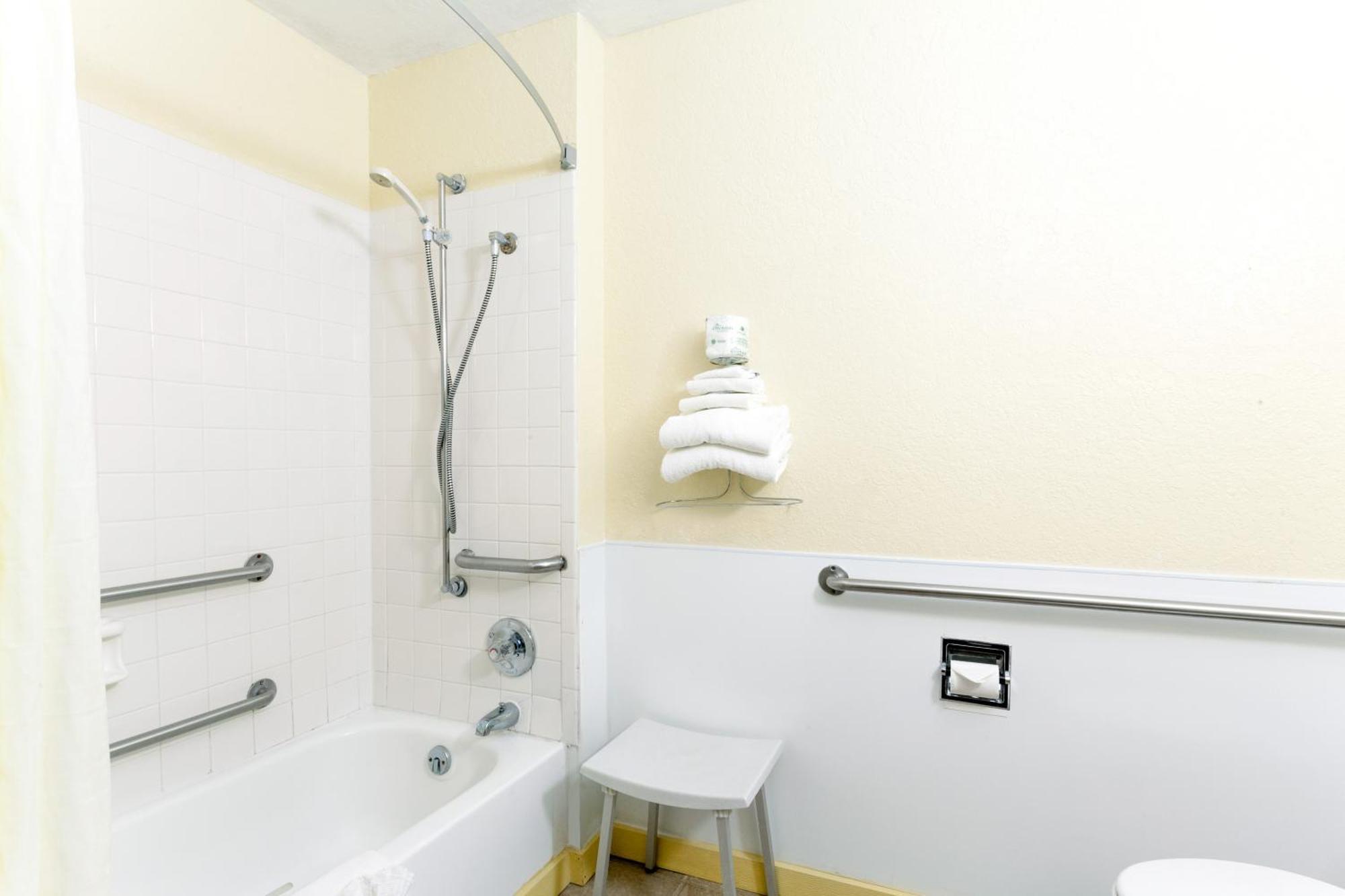 Super 8 By Wyndham Bath Hammondsport Area Μοτέλ Δωμάτιο φωτογραφία